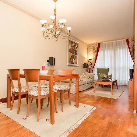 Διαμέρισμα Centrico Con Vistas A La Ria! Garaje, Ideal 2-4 *