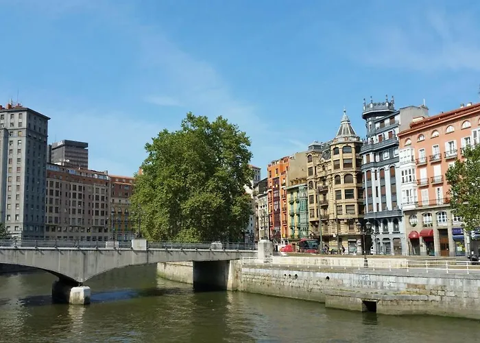 Céntrico Con Vistas A La Ría! Garaje, Ideal 2-4 Appartement *