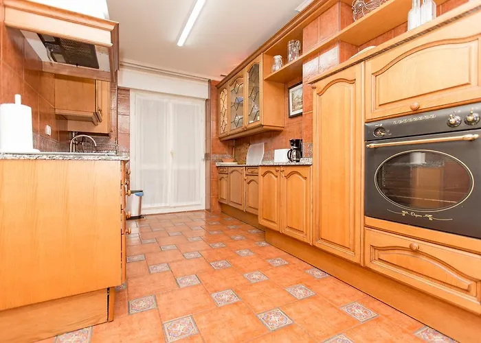 Centrico Con Vistas A La Ria! Garaje, Ideal 2-4 Bilbao