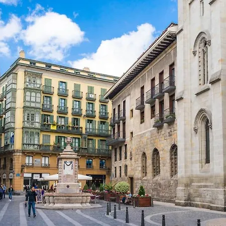 Centrico Con Vistas A La Ria! Garaje, Ideal 2-4 * בילבאו