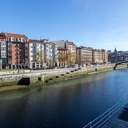 Centrico Con Vistas A La Ria! Garaje, Ideal 2-4 Apartament Bilbao