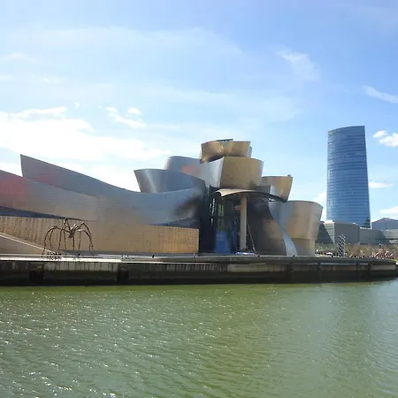 Centrico Con Vistas A La Ria! Garaje, Ideal 2-4 * Bilbao