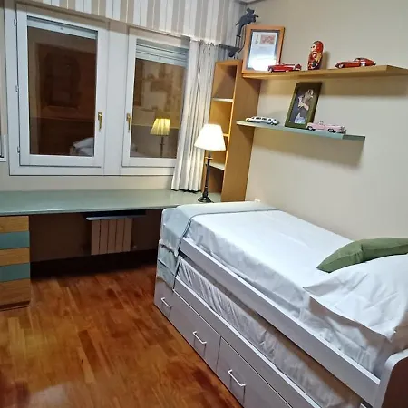 Apartamento Centrico Con Vistas A La Ria! Garaje, Ideal 2-4