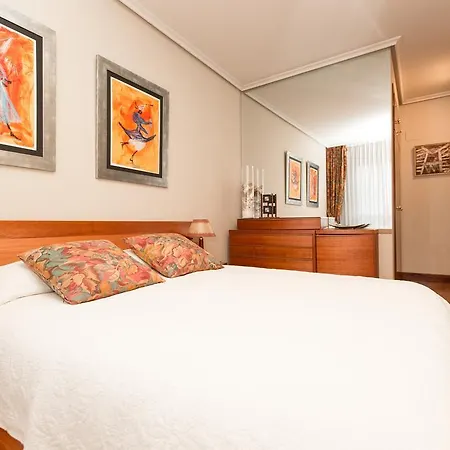 Apartamento Centrico Con Vistas A La Ria! Garaje, Ideal 2-4