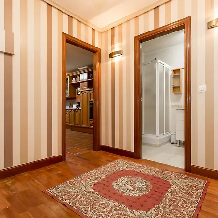 Apartamento Centrico Con Vistas A La Ria! Garaje, Ideal 2-4 Apartment *