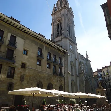 Apartamento Centrico Con Vistas A La Ria! Garaje, Ideal 2-4