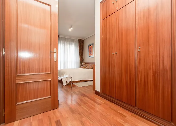 Centrico Con Vistas A La Ria! Garaje, Ideal 2-4 *